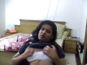 Husna Khan video porno & seks dalam kualitas tinggi di RumahPorno.com