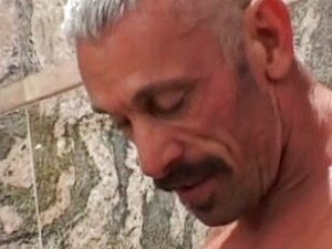 Om Gay Ngocok Kontol Di Kamar Mandi video porno & seks dalam ...