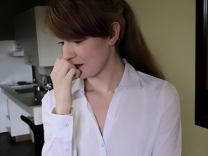 Pembantu hotel yang berpakaian imut dipancut, pembantu hotel yang berpakaian imut mendapat pussy dipantat dan dipancut untuk pekerjaan