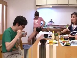 Bokep Keluarga Jepang - Dapur Jepang Asia video porno & seks dalam kualitas tinggi di RumahPorno.com